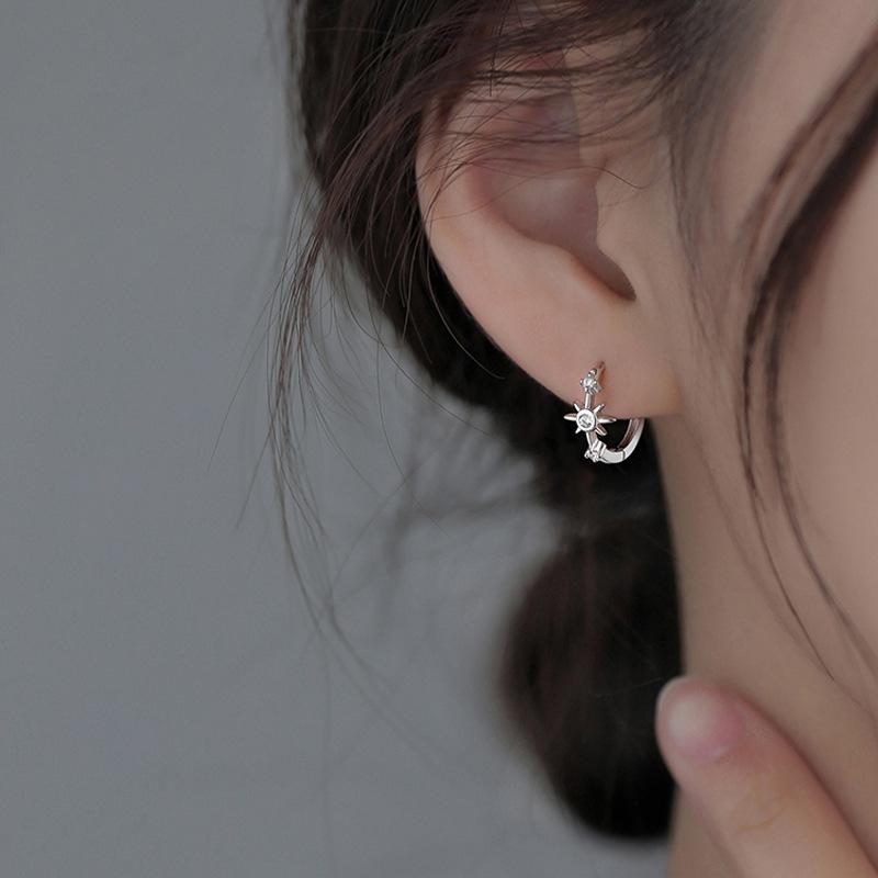 Нишевый асимметричный шестиугольный кафф для ушей для женщин - Высококлассный модный тренд 2025 года