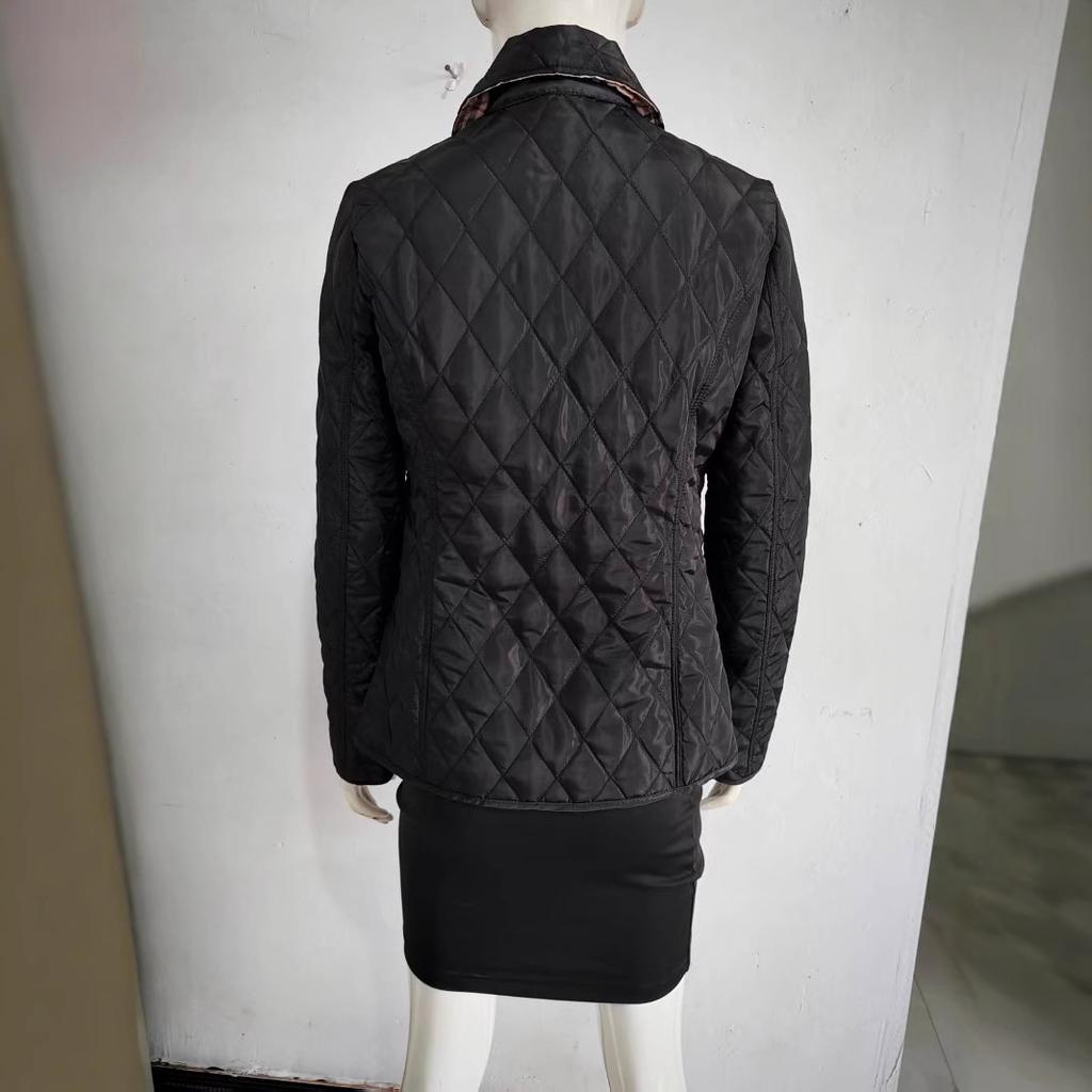 Damedunjakke med svart diamantquilt og metallknapper, avslappet vinterkåpe