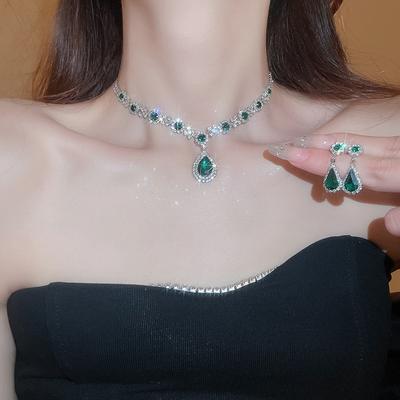Emerald Retro Diamond-encrusted Water Drop Stud Earrings Necklace, Evening Dress Set, Neck Chain Accessories, Women's High-end Light Luxury Items.