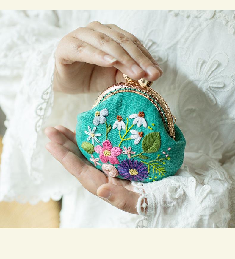 Lu Embroidery Floral Coin Purse DIY Kit: 3D Beginner's Handmade European Design