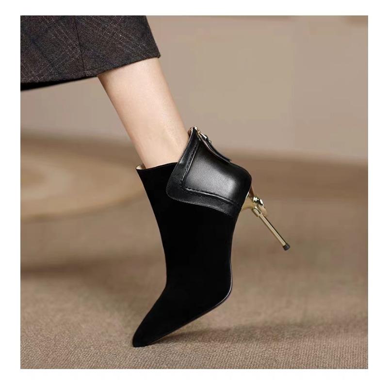 

Модные ботильоны в британском стиле, модные комбинированные, в стиле ретро, универсальные, с острым носком, на шпильке, темпераментные, на высоком каблуке, женские модные ботинки 40 чёрный