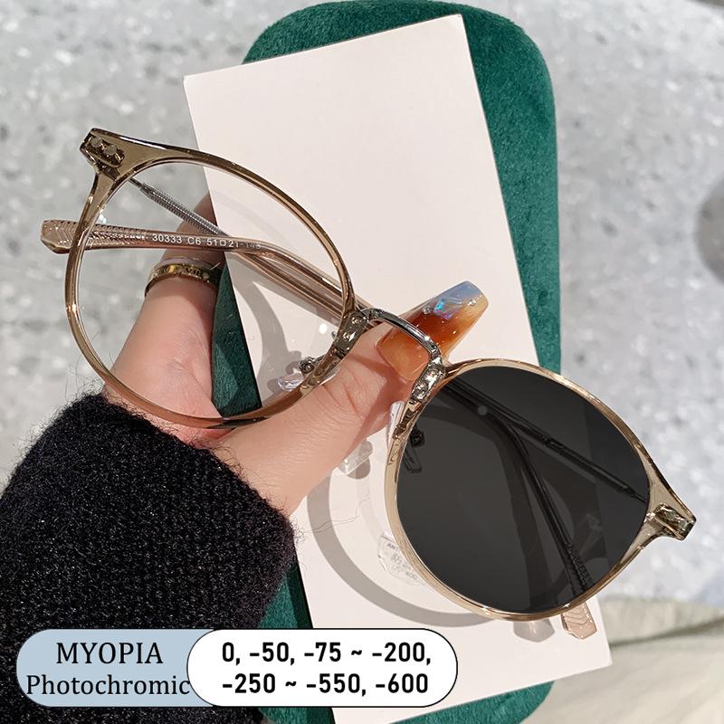 Stylish Design Women Leopard Round Shape Frame Anti Blue Light Prescription Lens Custom Nearsighted Glasses Shade Color Shift 0 to -600