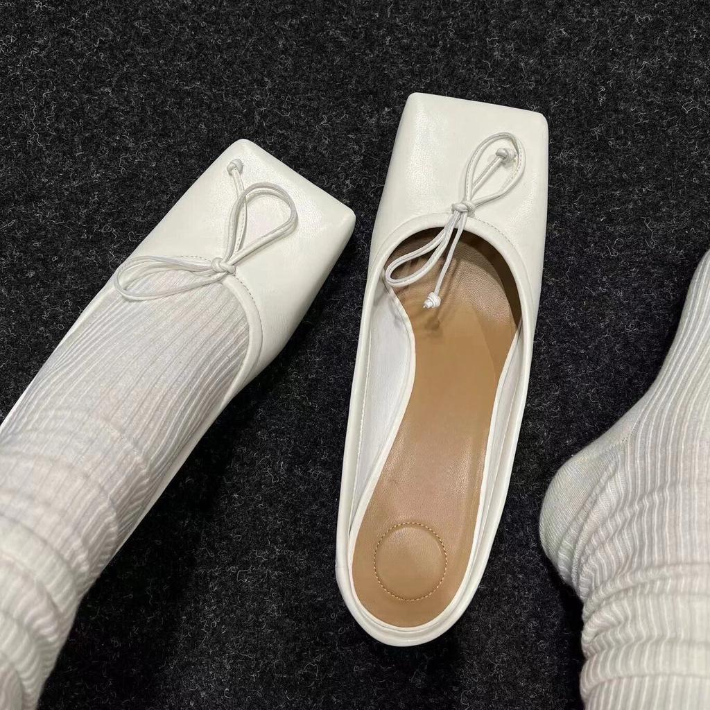 Leder Nischendesign Schleife eckiger Kopf flacher Boden Taschenkopf Halbschuhe Damen Oberbekleidung Frühling und Sommer neue Sandalen Einzelne Schuhe