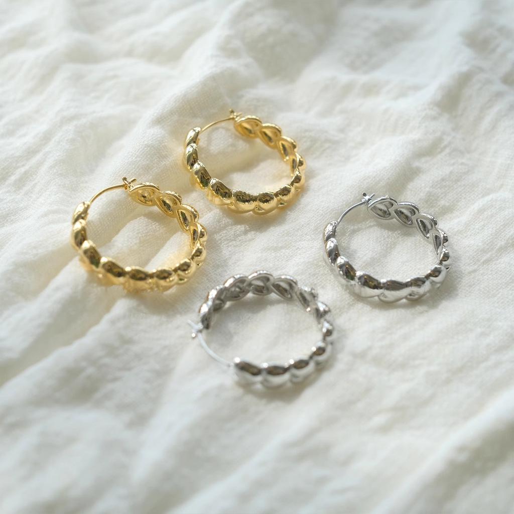 Minimalist High-end Heart Earrings Retro Personalized Sweet Peach Shape Ear Buckle Style Affordable Dainty Women's Daily Earrings