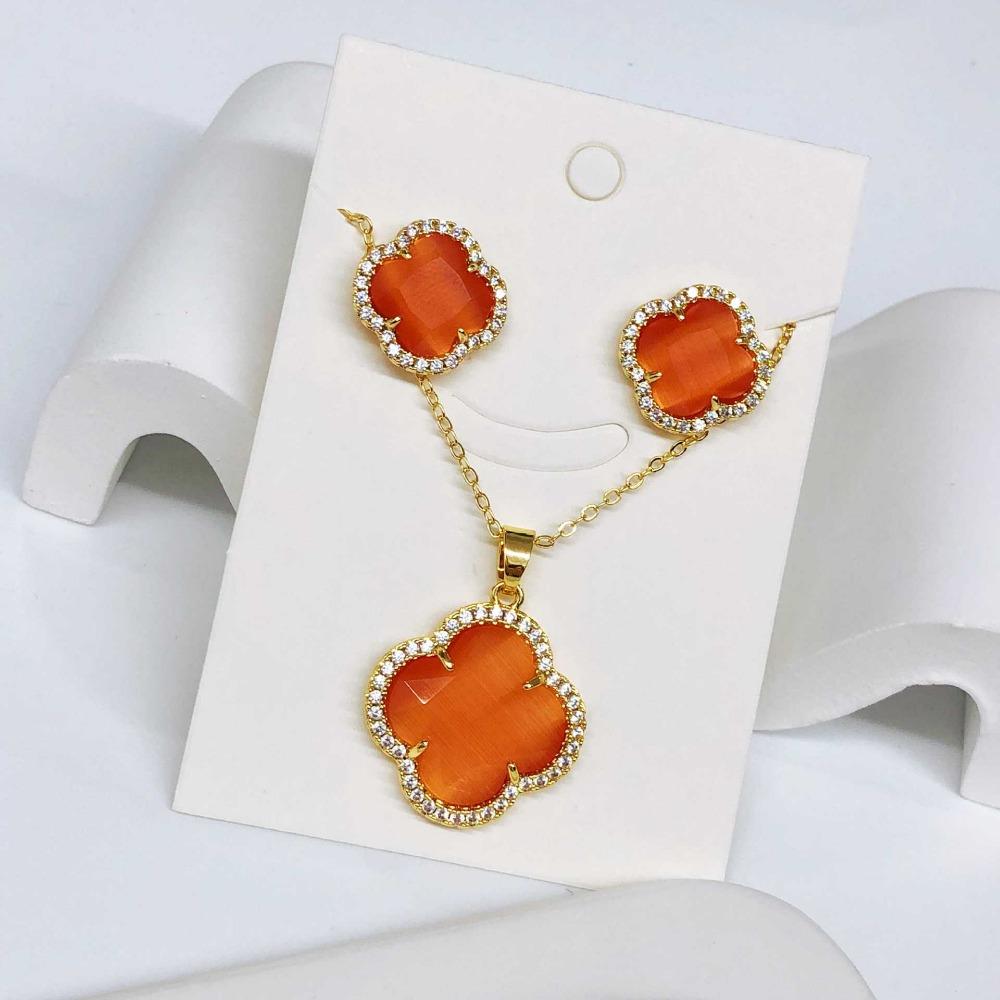 Large Four-leaf Clover Earrings Necklace and Pendant Set - A Luxurious and Versatile Jewelry Set