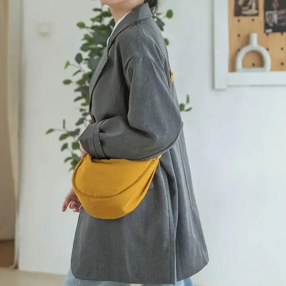 Large Capacity Nylon Hobos Bag Solid Color Vintage Style Shoulder Bag Simple Design Cotton Filled Crossbody Bag Daily Use