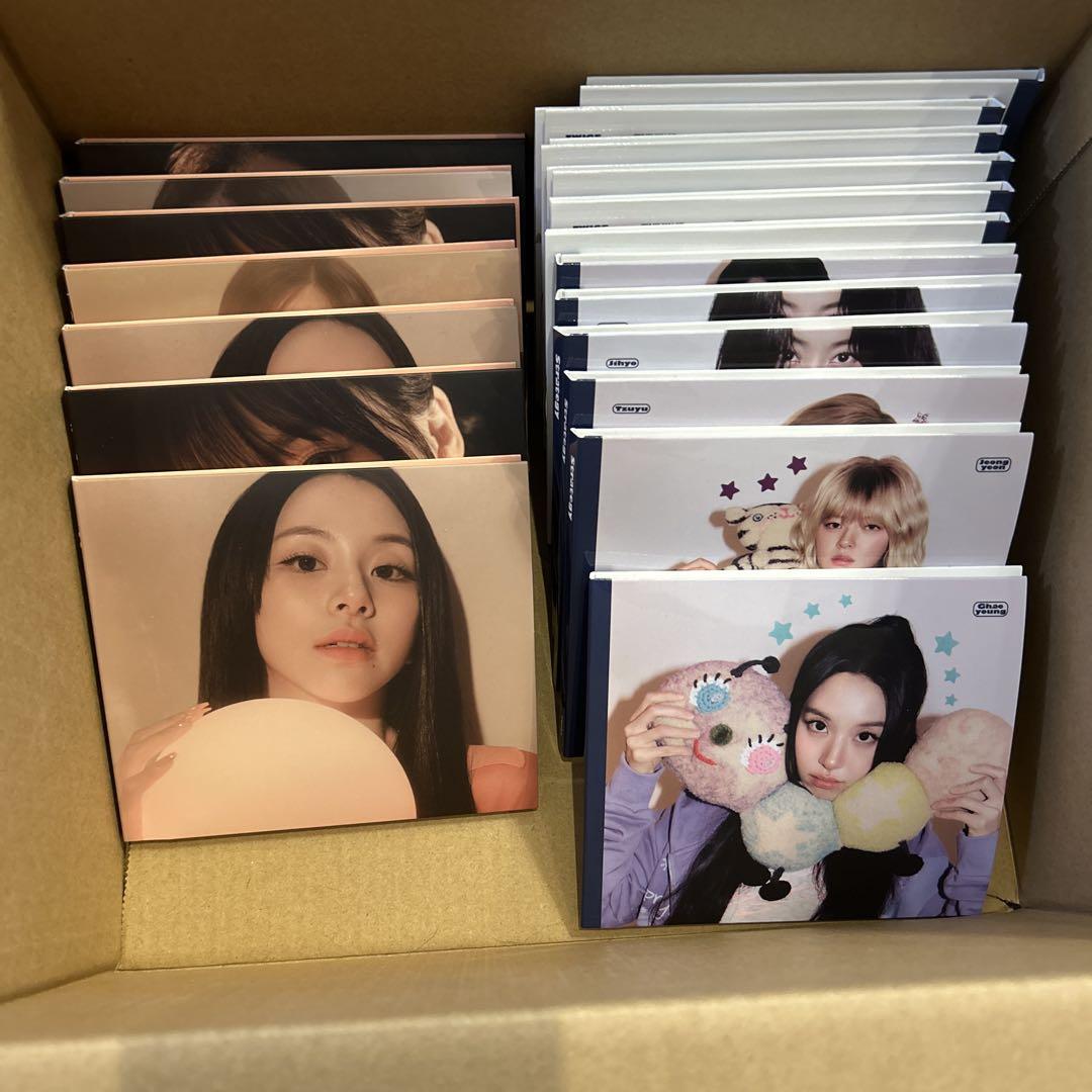 

[USED] TWICE strategy with you 19 digipacks with pre-order bonus