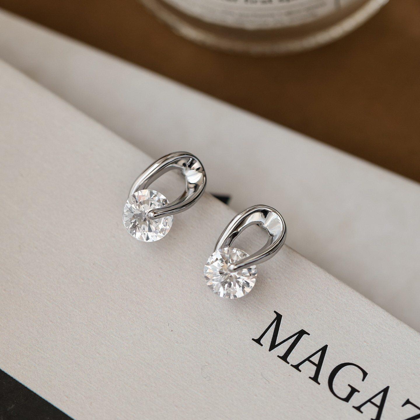 

925 Sterling Silver 18K Gold Plated Round CZ Drop Huggie Earrings for Women Sparkle Dangle Hoop Earrings Daily Party Jewelry срібний