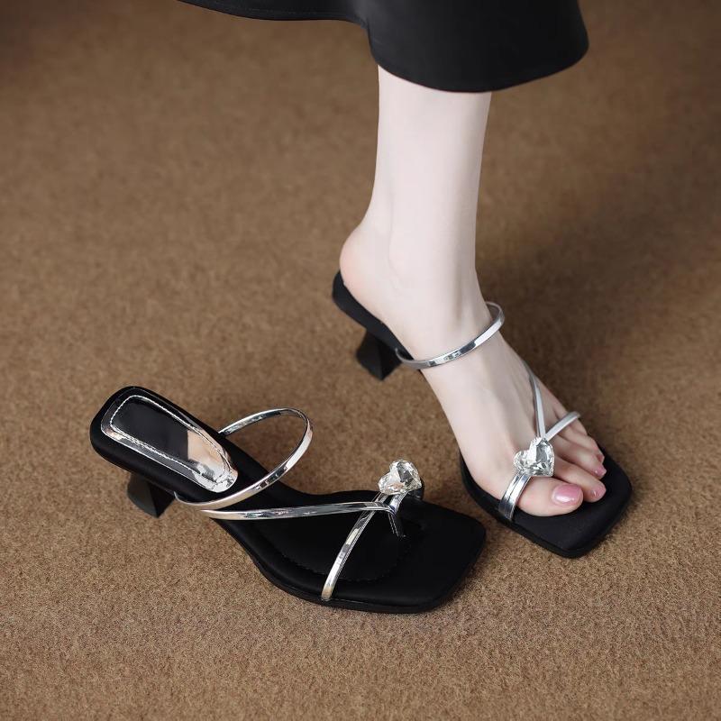 

2025 Новые Любовь Стразы Пряжка Слип Шлепанцы Квадратный Каблук Женские Квадратный Носок Открытый Носок Тонкий Ремешок Нескользящие Каблуки-Котята 35 серебряный