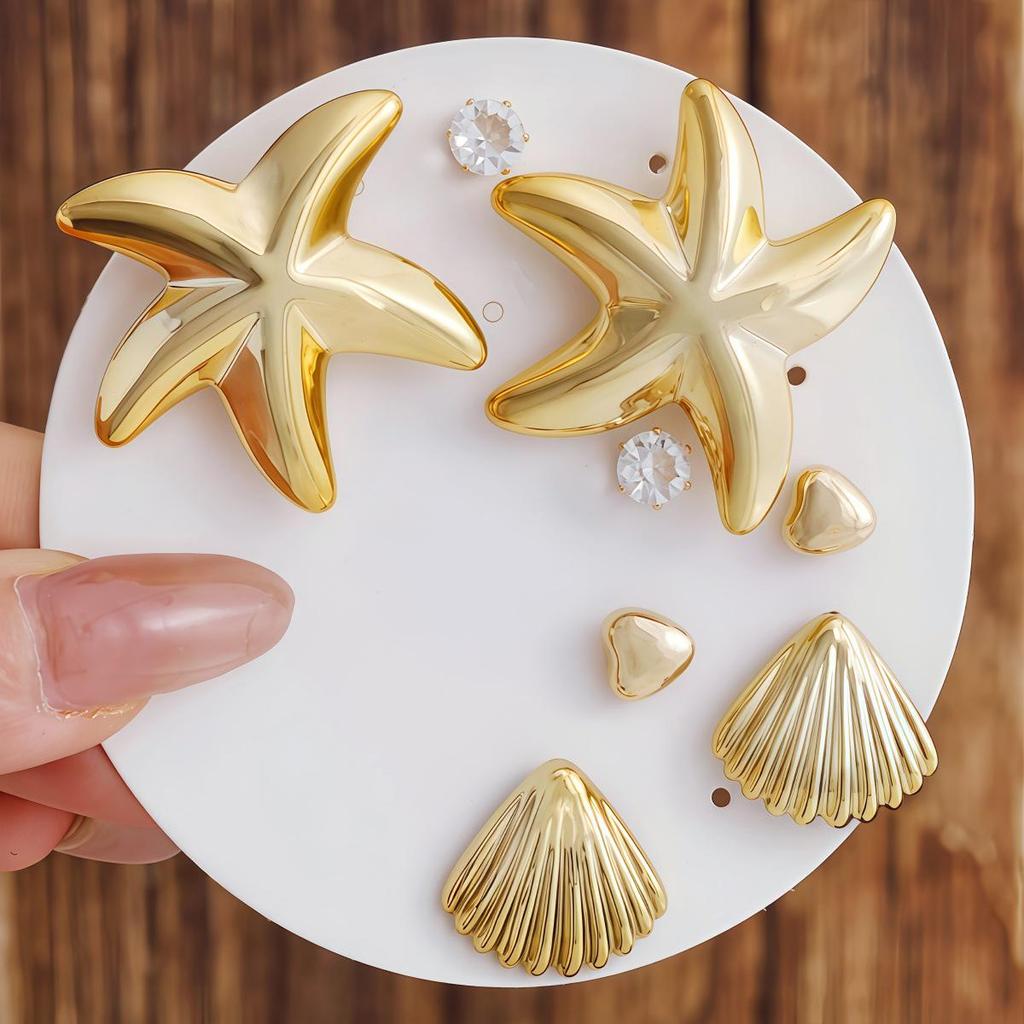 Golden Ladies' Fashion Stud Earrings Set - Trendy, Cold Style, High-End, Simple Design