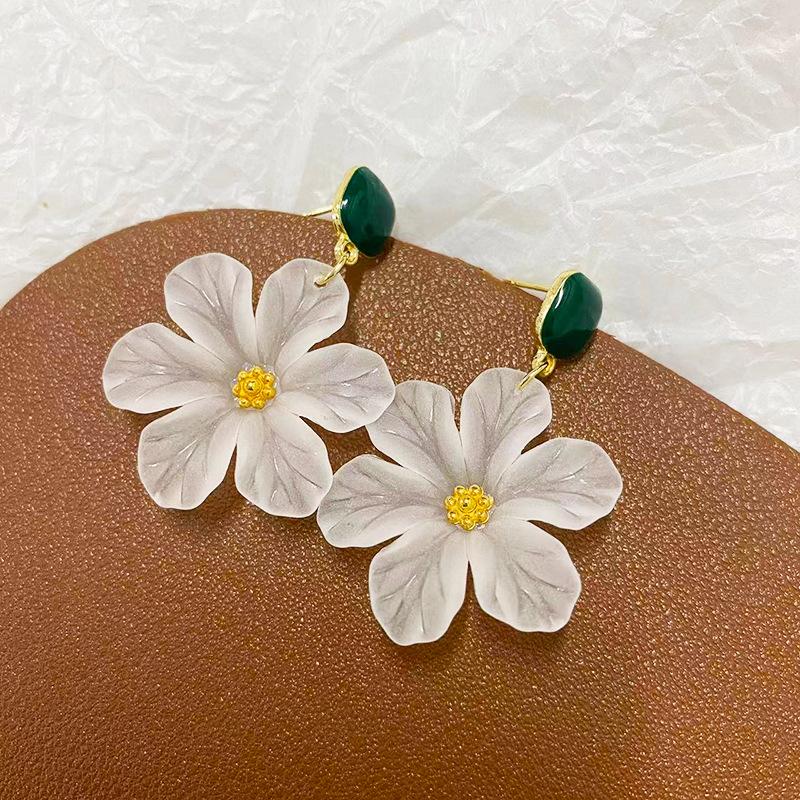 White Flower Earrings For Women, Niche Design High-End Earrings, Fresh Temperament Versatile Earrings
