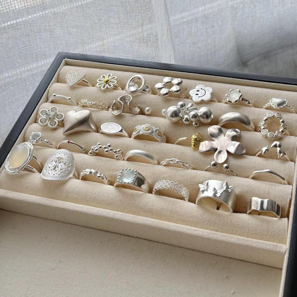 Xiaohongshu 925 Sterling Silver Exaggerated Plain Ring for Women – Simple, Luxurious, High-End Design.