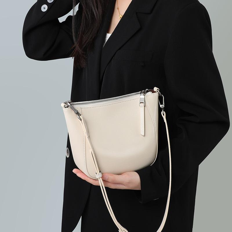 Leather Bag Women's Autumn and Winter New High-end Niche Small Bag Cowhide Women's Bag Shoulder Messenger Bag