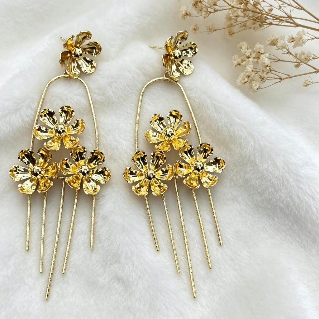French Retro Flower Earrings Women's Medieval Atmosphere Long Earrings Light Luxury Niche Exquisite Earrings