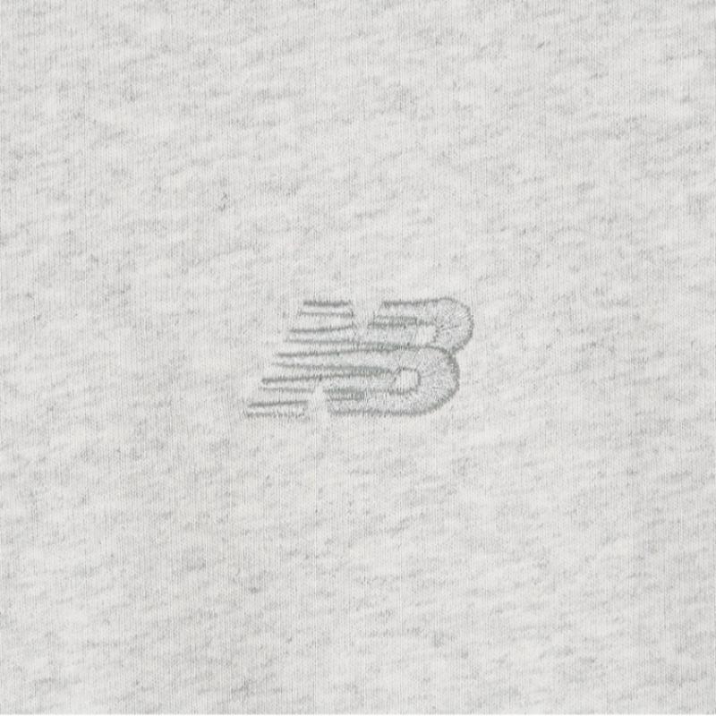 New Balance Tee Nqj Nbnef2v312 15 Women ESSential Small Logo Short Sleeve Tee  S