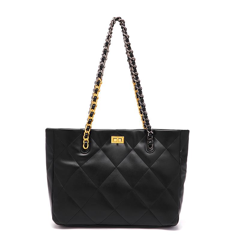 Niche high-end bucket bag for women, 2024 summer new fashion chain quilted bag, single shoulder underarm bag, trendy