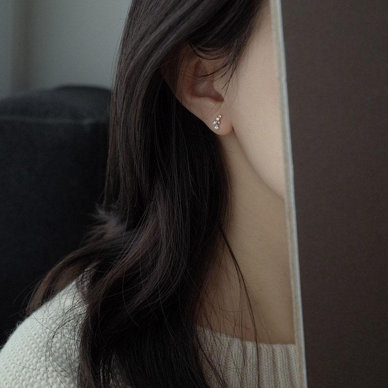 ANENJERY Fashion Ladies Zircon Earrings Personality Leaf Earrings Exquisite Girl Gifts