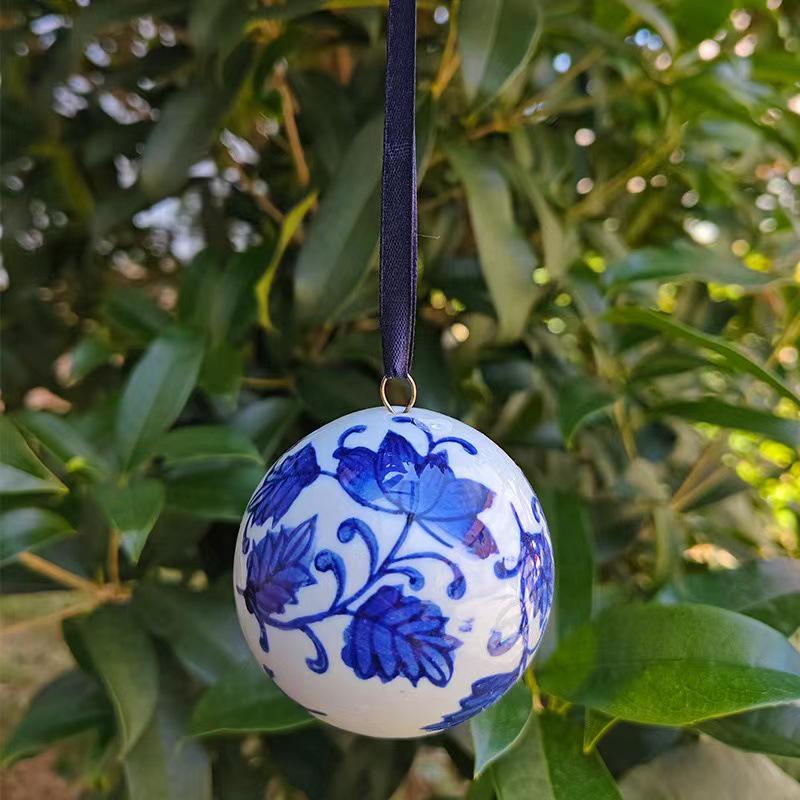 Blauer und weißer Jingdezhen Keramikkugel-Anhänger - Auto- und Weihnachtsdekoration.