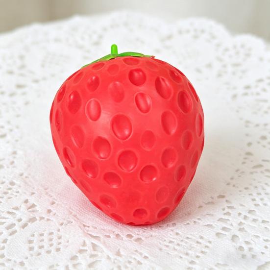 1/2/3 Stück Simulierte Erdbeer-Quetschspielzeug Stressabbau Falsche Frucht Fidget Spielzeug Angstreduzierung Weicher Dehnbarer Sensorischer Stressball