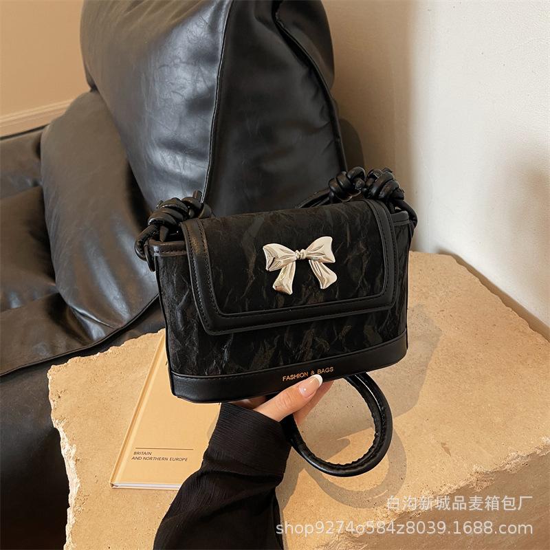 This Year's Popular Fashion and Versatile Small Bag Women's 2025 New Trendy Manufacturer's Armpit Bag Foreign Crossbody Bag