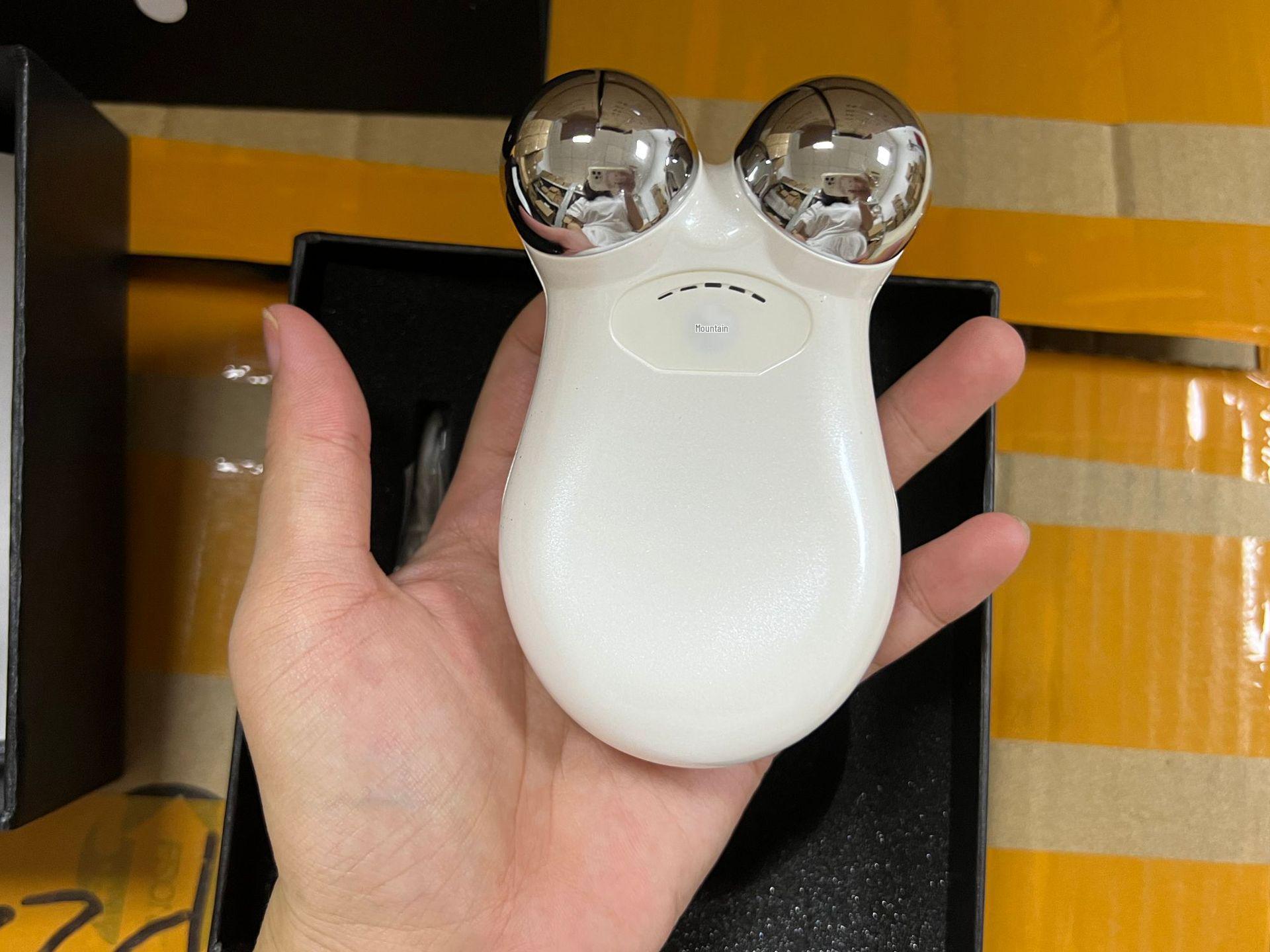 Portable Microcurrent Anti-Aging Facial Massager for Jawline Lifting and Face Slimming
