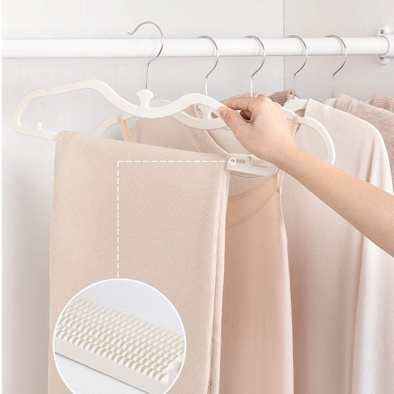 5pcs Short Neck Rubber Clothes Hangers Anti-slip Design Pet T-shirt Skirt Towel Drying Racks Space Saving Storage Clothes Hanger