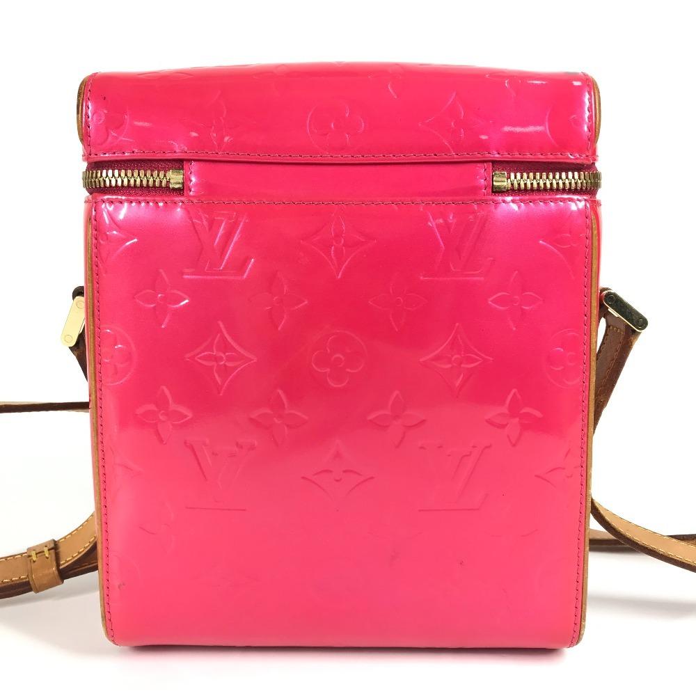 Louis Vuitton M91259 MonogramVernis Sullivan Vertical Pochette Shoulder Bag