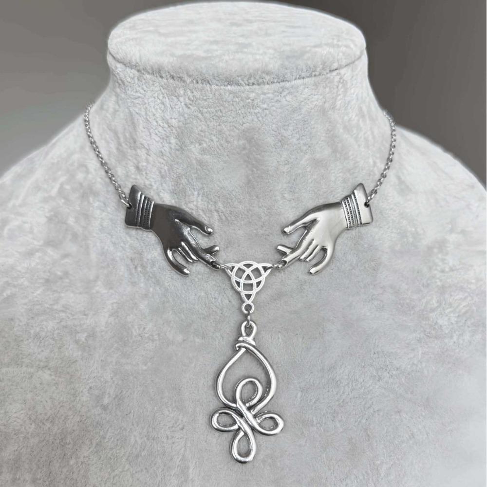Original Design Sliver Color Both Hands Hollowed-out Celtic Knot Pendant Necklace for Women Halloween Party Gothic Witch Jewelry