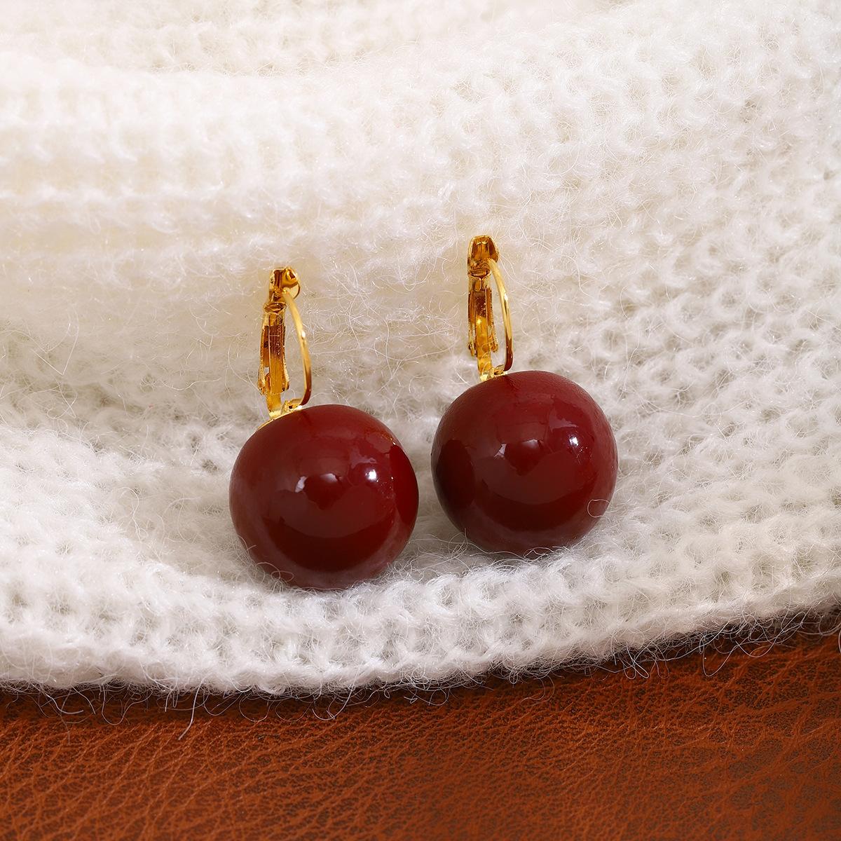 French Retro Ankara Red Bead Ear Buckle, Autumn And Winter Vintage Light Luxury High-End Temperament Earrings