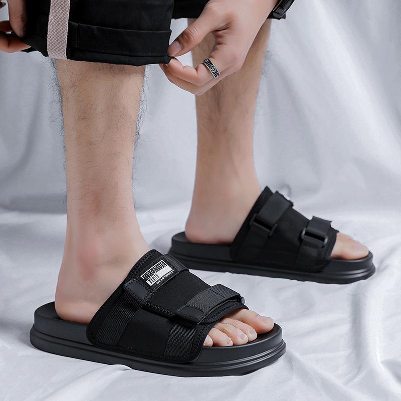 Fashion 2025 Men Casual Shoes Fashion Summer Slippers With Soft Sole Anti Slip Fashionable Cool Slippers For Men One-piece Beach Shoes