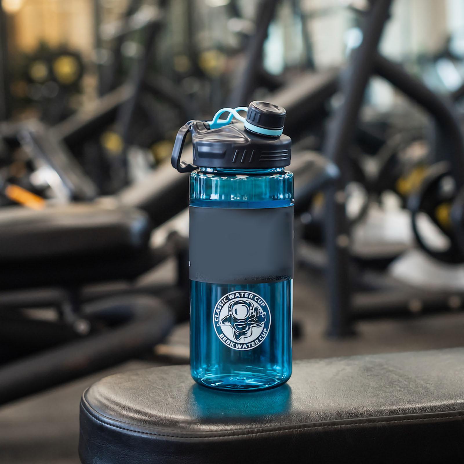 

Plastics Water Bottle Large Capacity Space Bottle Sports Kettle with Lanyard for Men Women 1700ml синій