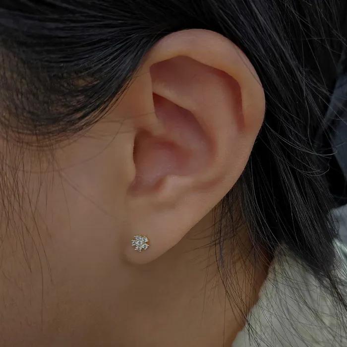 14K Say Flower Cubic Earrings