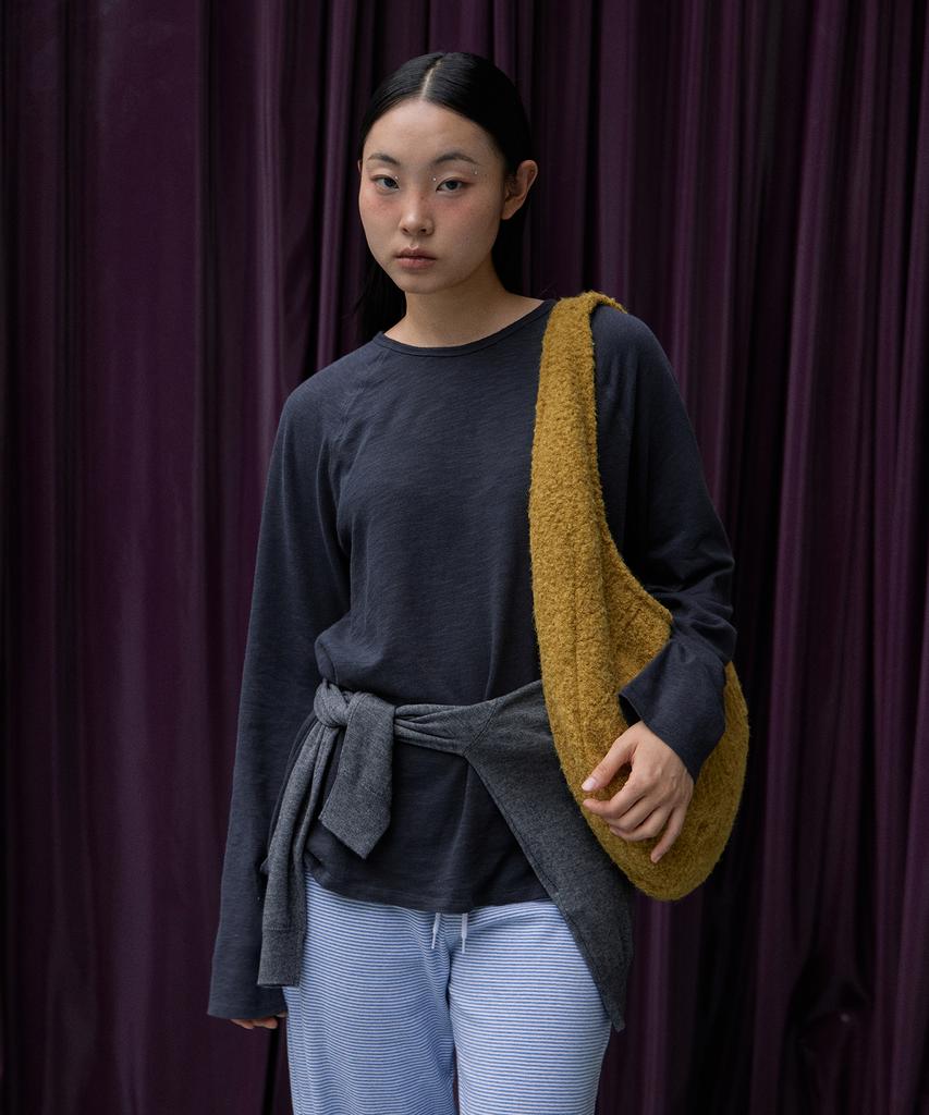 Haveawhale Boucle Pebble Bag (Mu)