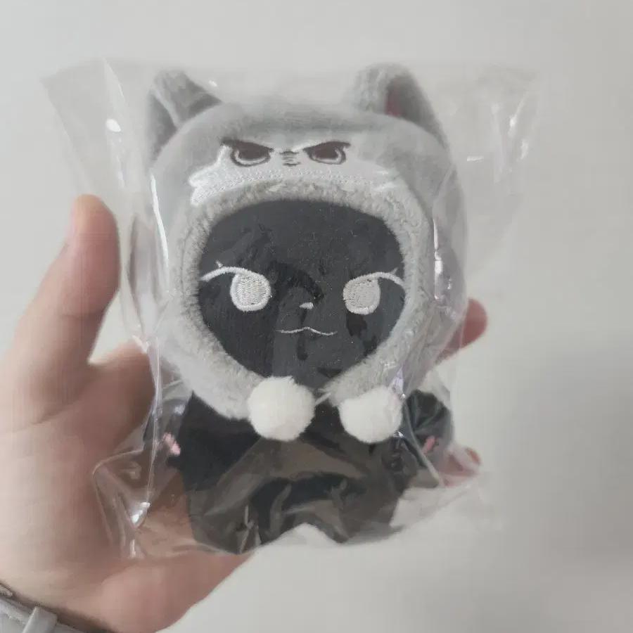 

ITZY Йеджи - кукла, игра в покер