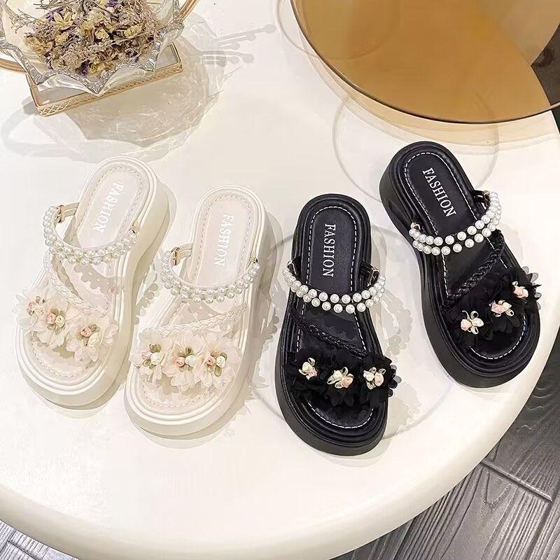 Neue Perlen-Slipper für Damen im Sommer Süße und dicksohlige Sandalen für zwei Outfits