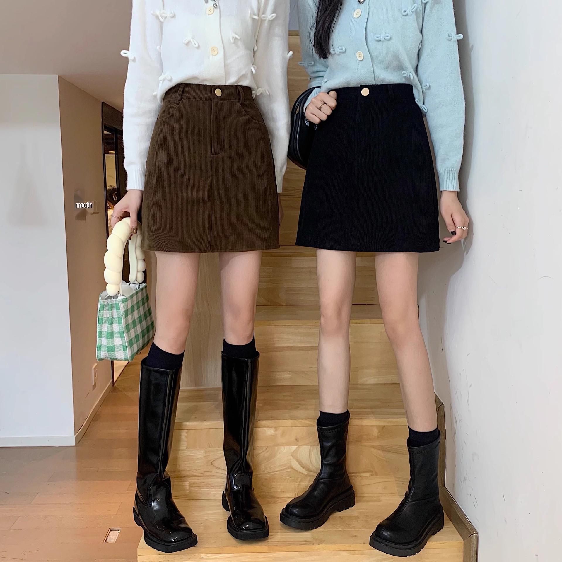 

Petite High-Waist Black Corduroy Midi Skirt - Vintage A-Line, Bodycon, Autumn/Winter 2024 3XL чорний