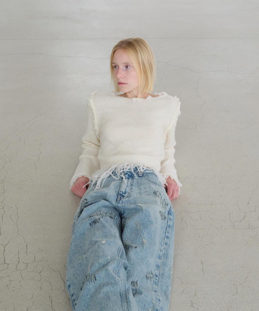 Daiaegeuneol Fringe Damage Knit (Ivory)