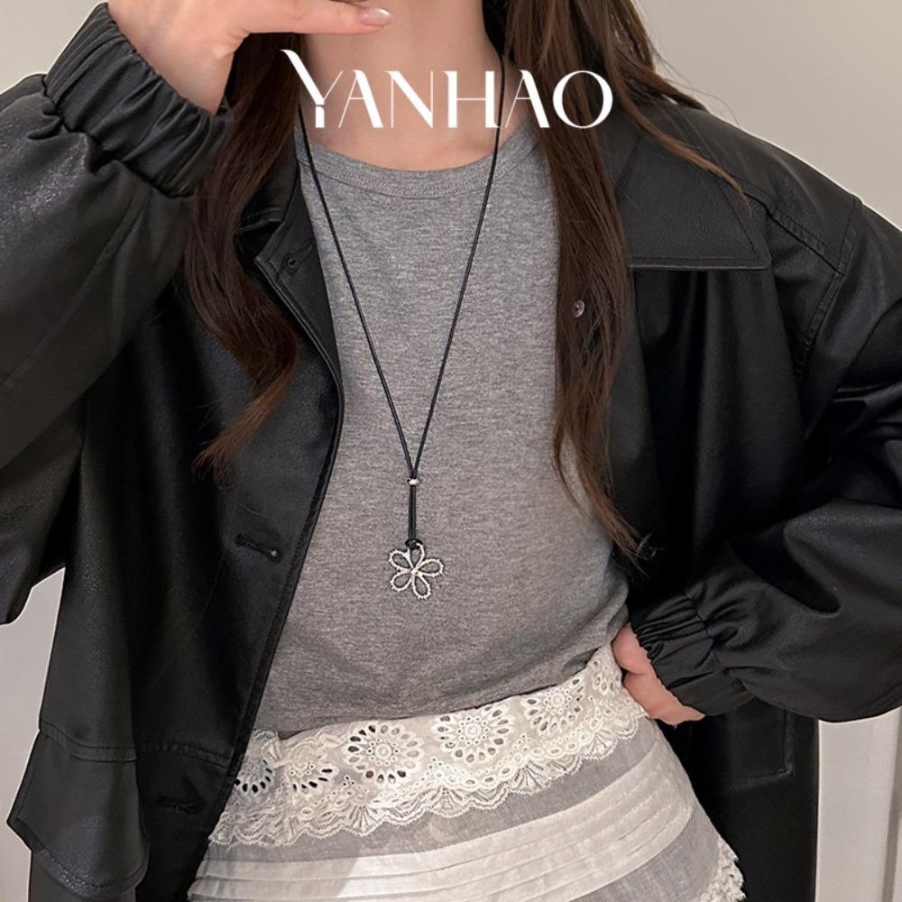 Korean Black Adjustable Hollow Flower Clavicle Necklace