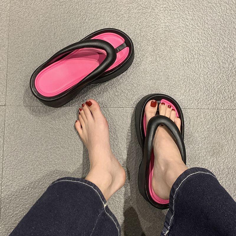 Fashion outerwear beach casual flip-flops women's 2025 summer new thick-soled heightening versatile pinch slippers women