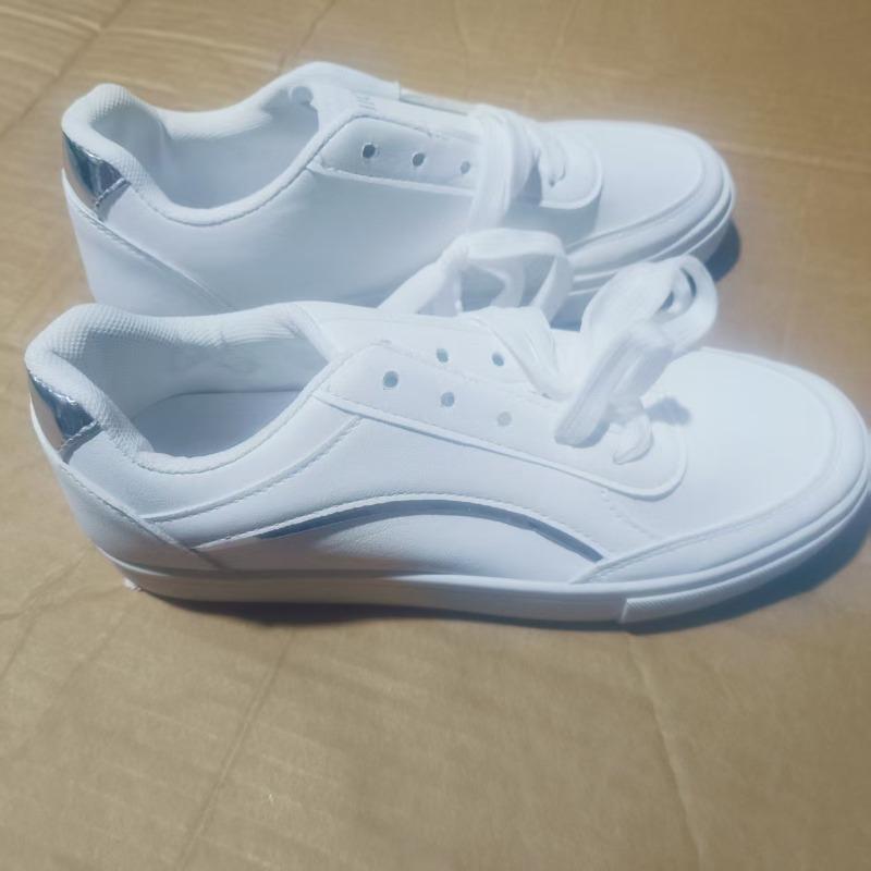 Små vita skor vår och sommar nya snörskor studentskor bekväma löparskor platta stor storlek damskor