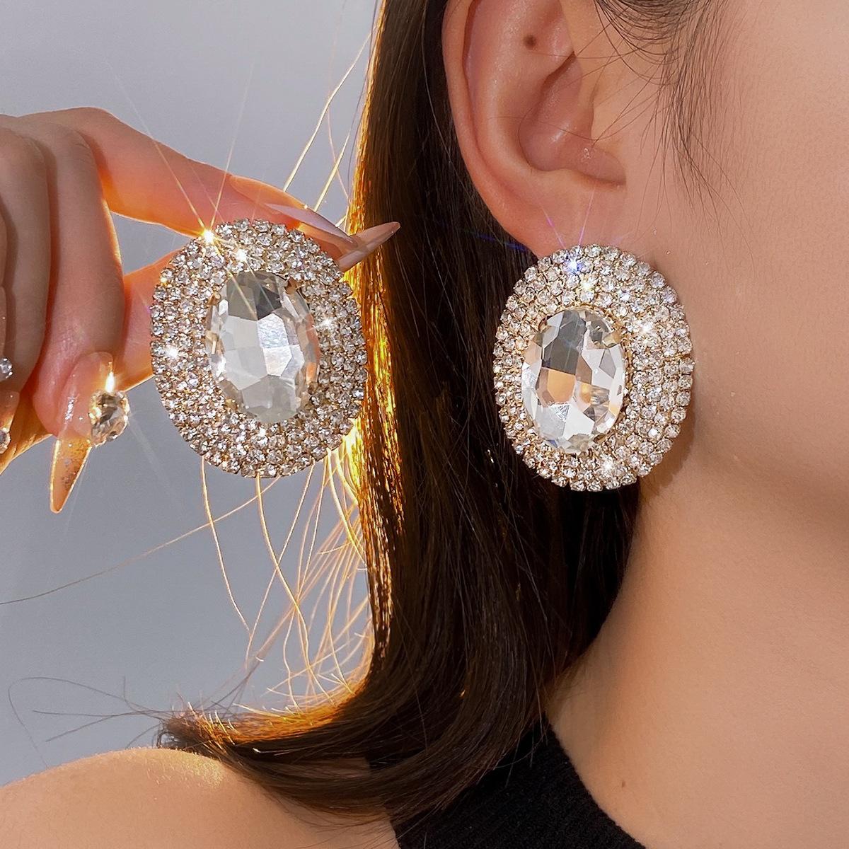 

FYUAN Luxury Oval Crystal Earrings for Women Elegant Copper Chain Design Perfect for Weddings & Evening Events All Season Wear золотой