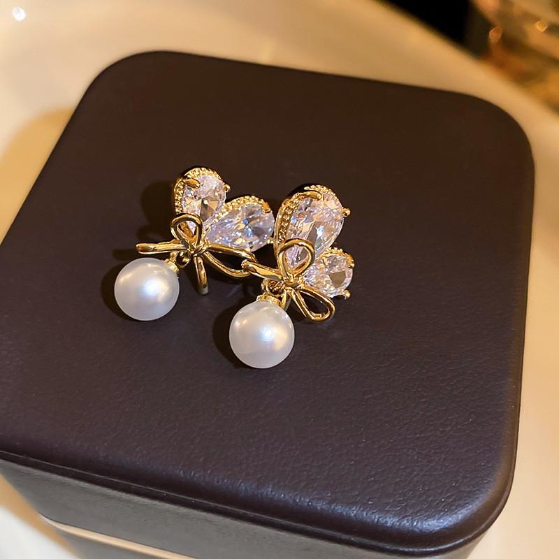 Real gold electroplated silver needle diamond set pearl earrings French retro light luxury stud earrings fashion temperament simple earrings