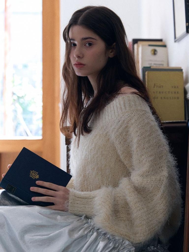 FABRICSEOUL V Neck Feather Knit_Butter