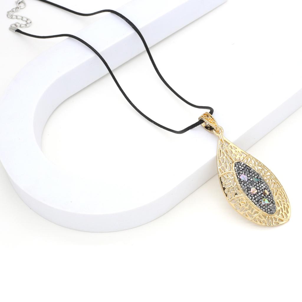 New Style Necklace Natural Stone Sticking Diamond Pendant Necklace Charms For Women Romantic Birthday Gift