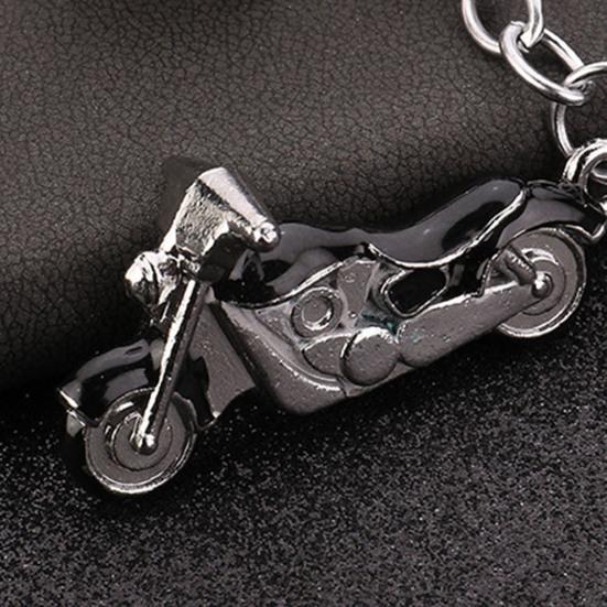 Keychain Pendant Motorcycle Shape Zinc Alloy Key Chain with Electroplated Double Helmet Design Cool Street Style Key Holder Backpack Car Accessory