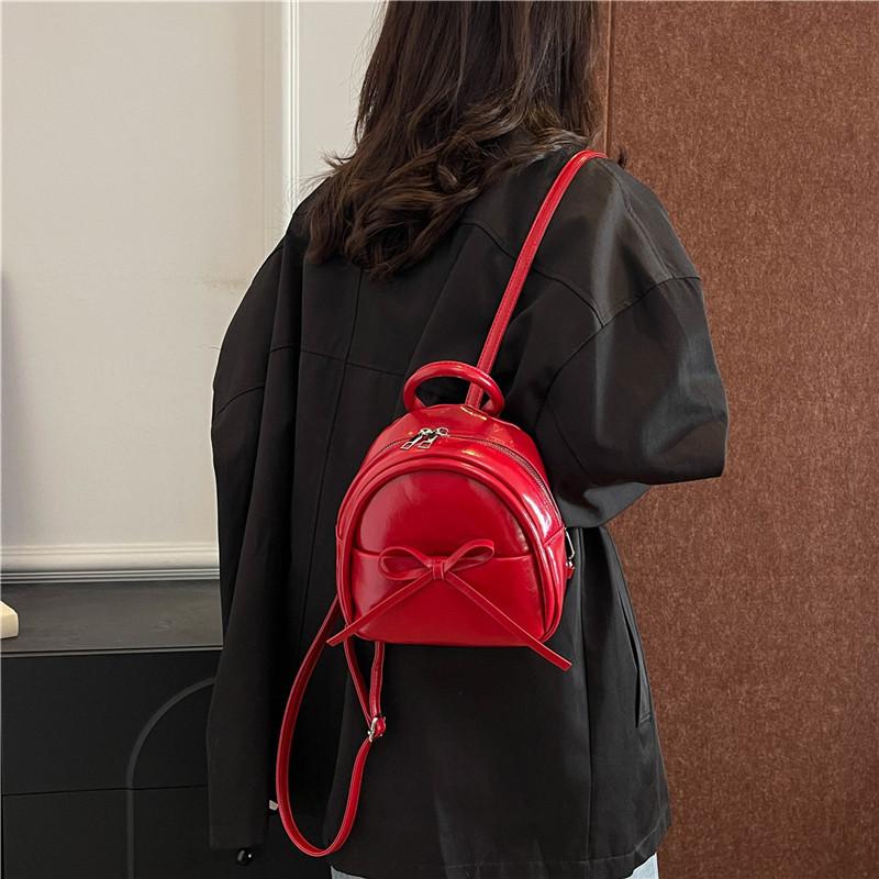 

Women s bag niche 2025 new trend fashion simple texture foreign style versatile casual commuting backpack 20*9*18