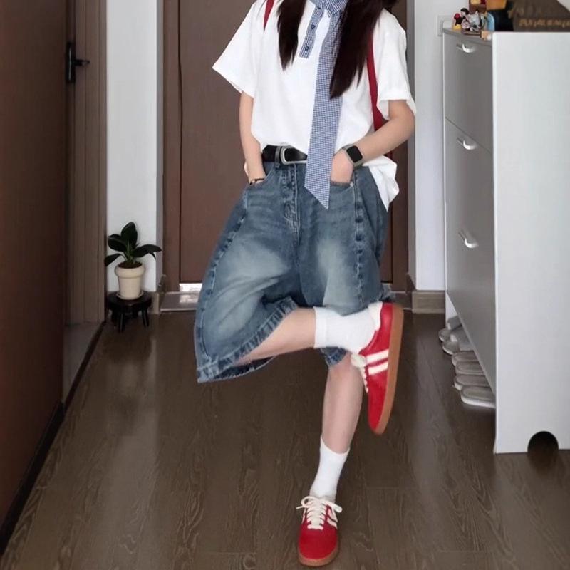 Women's Plus Size High-Waisted Retro Denim Shorts, Relaxed Fit, Mid-Length, Slimming, Straight-Leg, Summer Style.