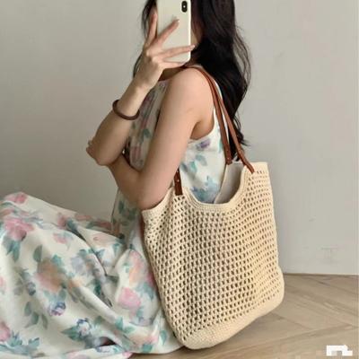 Literary and Artistic Hand-woven Large-capacity Bags for Women Going Out for Spring Outing, Lightweight Hollow Straw Woven Bags, Reticulated Tote Bags