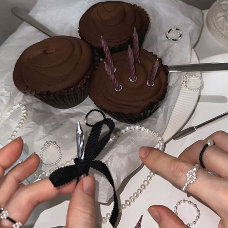 A Little Tickle Evening Dew Bead Ring Single Item