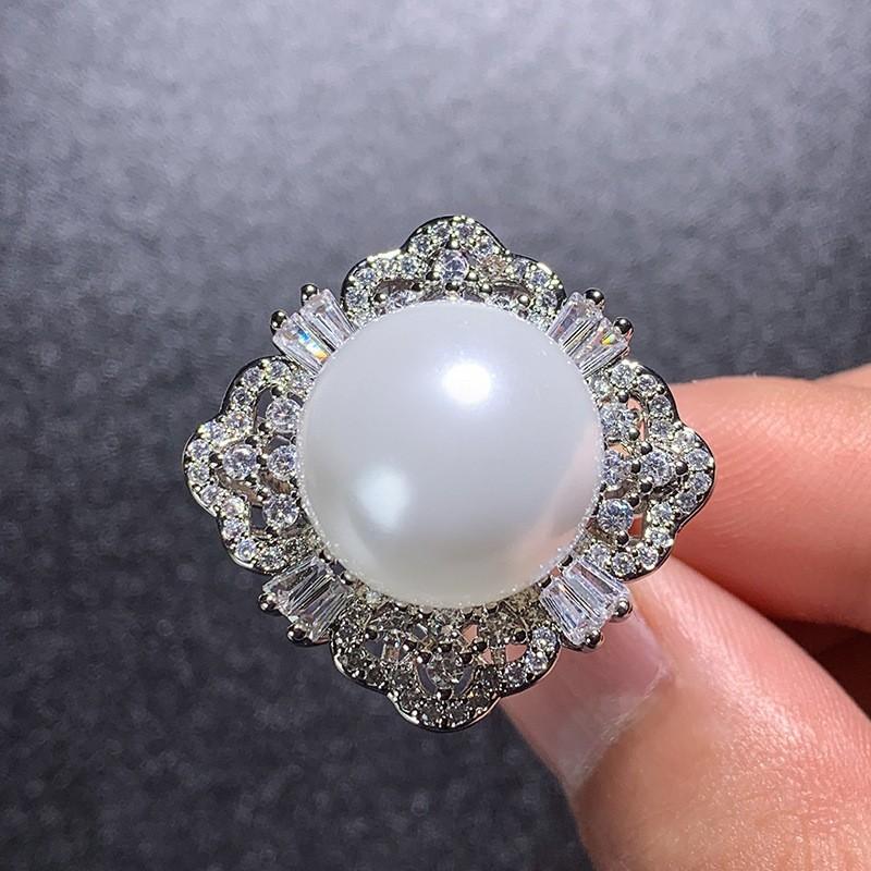 New European and American retro inlaid Austrian fritillary pearl inlaid with white pearl temperament women s suit 16mm14mm